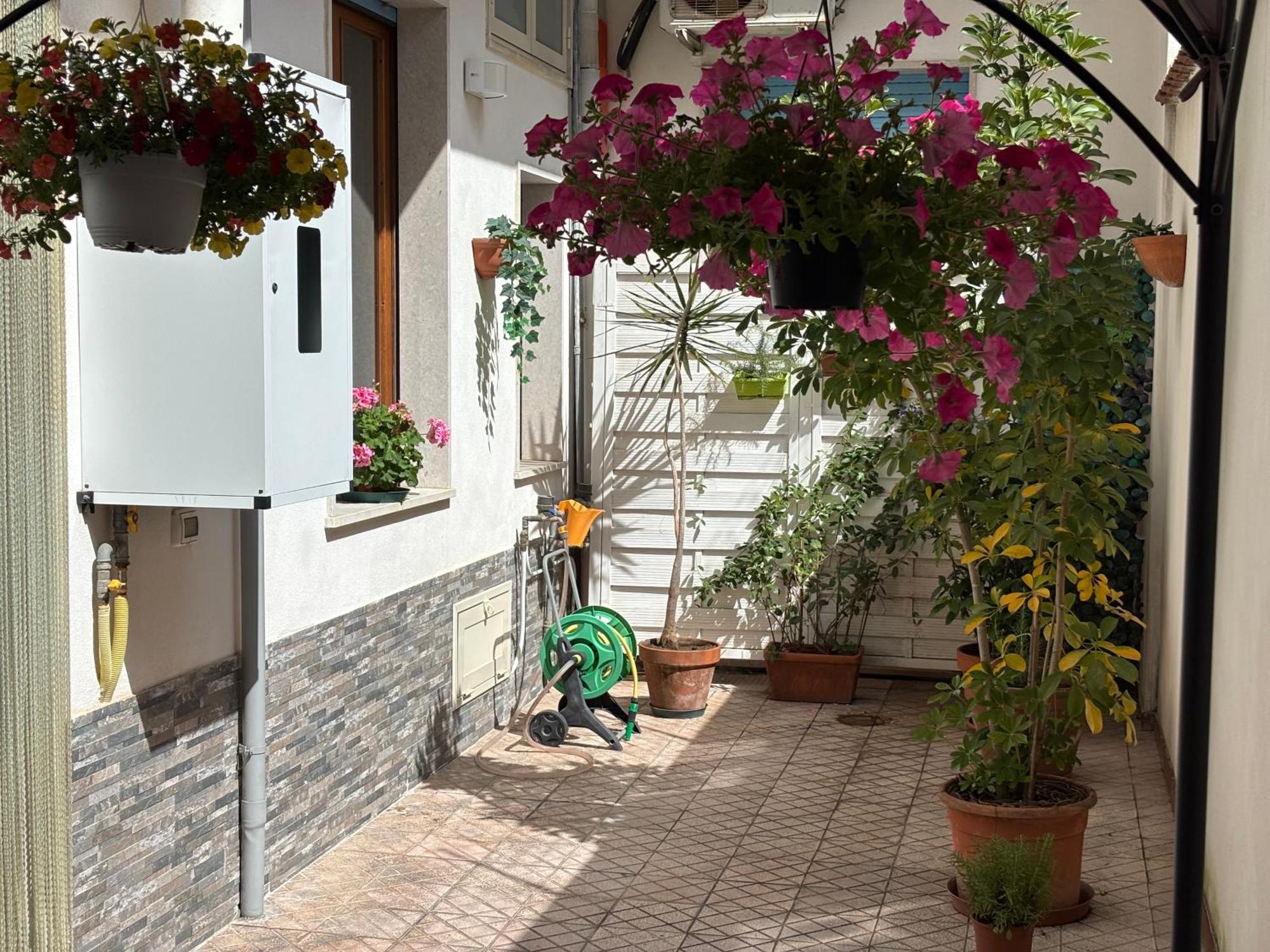 Casa Ninetta Apartment Riposto Ngoại thất bức ảnh